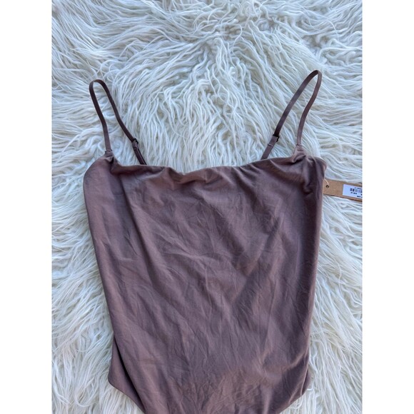 Skims Fits Everybody Cami Thong Bodysuit Umber Size XS - Picture 3 of 9
